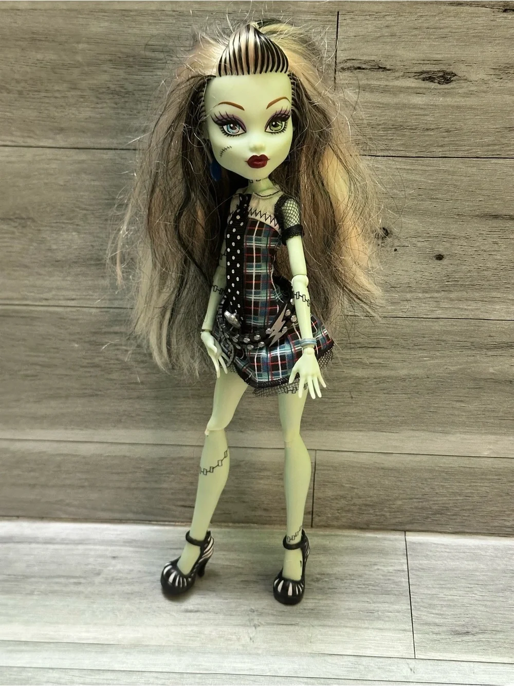 Monster High Frankie Stein  Green & Black Plaid Fashion Doll